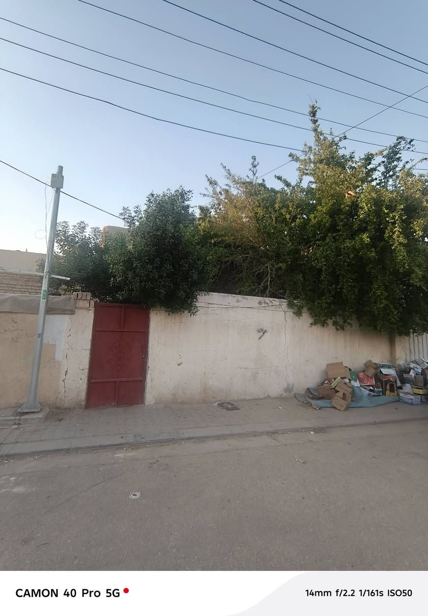 سلام عليكم 
دار للبيع المساحة ٢٢٠ متر حي الميلاد خلف ساحه العياشي مجاور السوك ( سعر ١٢٠ وبي مجال بسيط) اني مكلف بل نشر ***********
