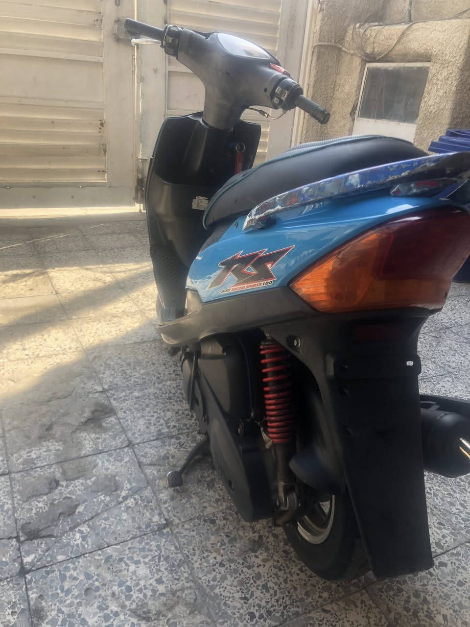 سلام عليكم شباب ماكس عدله دراجة كلش كلش حلوه مكينه بلاديه قبل شهر عدل جبته من الرمبه جيب الف فيتر وياك وتعال دراجة نصبته بل حقيقه احله بهواي بيها شغلات بسيطة ويل اصلي صدر اصلي صالنصه اصليه ولمسات كاربون فايبر شوته مال اربعه كشن اربعه اصلي قبق عنبار اصلي قبق فلاوين الدراجا شلعه معدل بعد مكينه جديده نكره بكل وقت بيها نواقص بسيطه 750 وبيها مجال بسيط ***********
