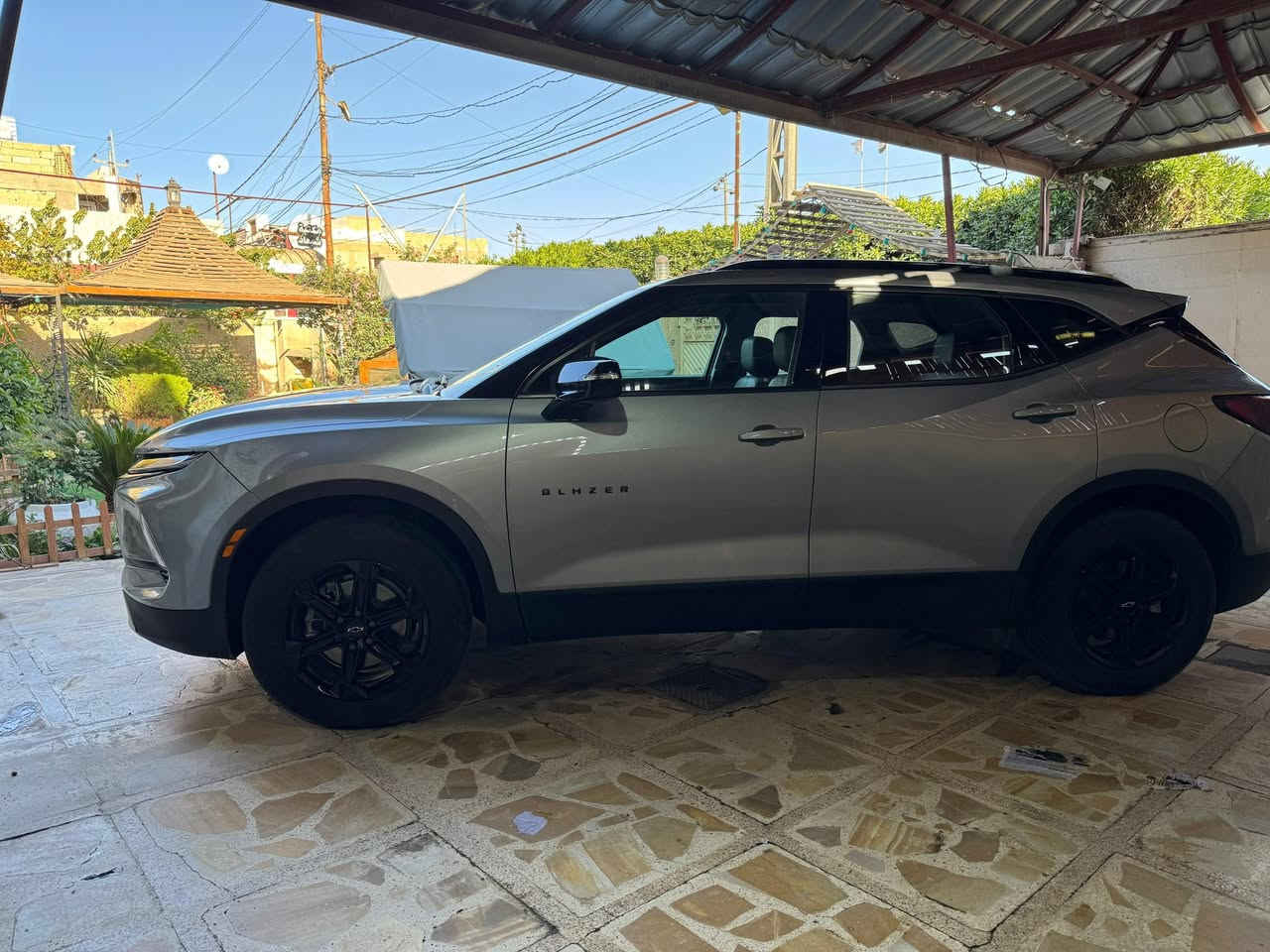 بلايزر 23 ماشيه 20 الف
2000 تيربو 4 سلندر رقم اربيل وكاله 
مابيهة حادث نظيفه تبديل شباج فقط فول مواصفات 
للبيع 
مكاني كربلاء 
متوازي عل بيع 
***********
