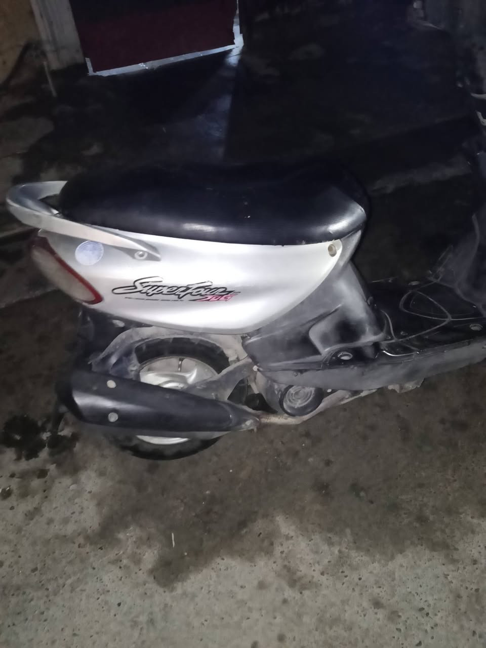 سلام عليكم متاح دراجة للبيع ماكس قجمة سرعة 120فقط الكابريتر تعبانه محرك مكفول من لانضوح لا تبخير دراجة كلهة بلادي محرك مامفتوح تجي تشوف بعينك مكاني الغزالية متواجد واتساب ***********
سعر 200بية مجال حق الجيه
