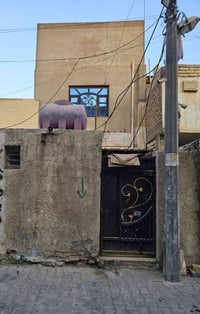 دار للبيع مساحه ٦٠م عكاده  . الواجهه ٤م. النزال ١٥ يحتوي على ٣غرف وصال...