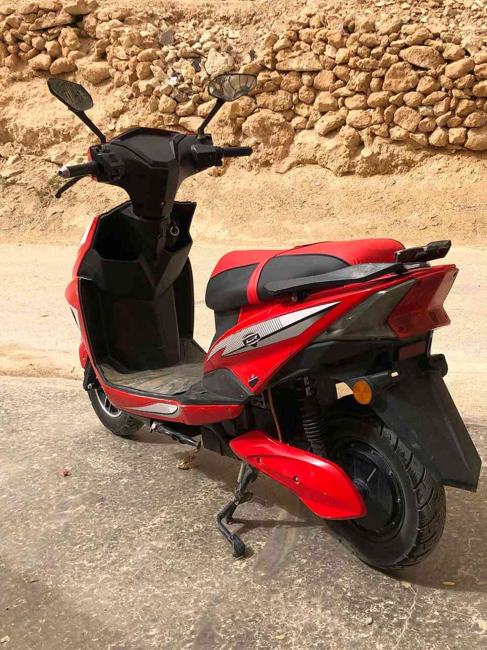 ماطور شحن للبيع بطاريات على الفحص الكهربائيات كلها شغاله ست بطاريات  السعر 475 وبي مجال والاستفسار على هذا الرقم ***********
