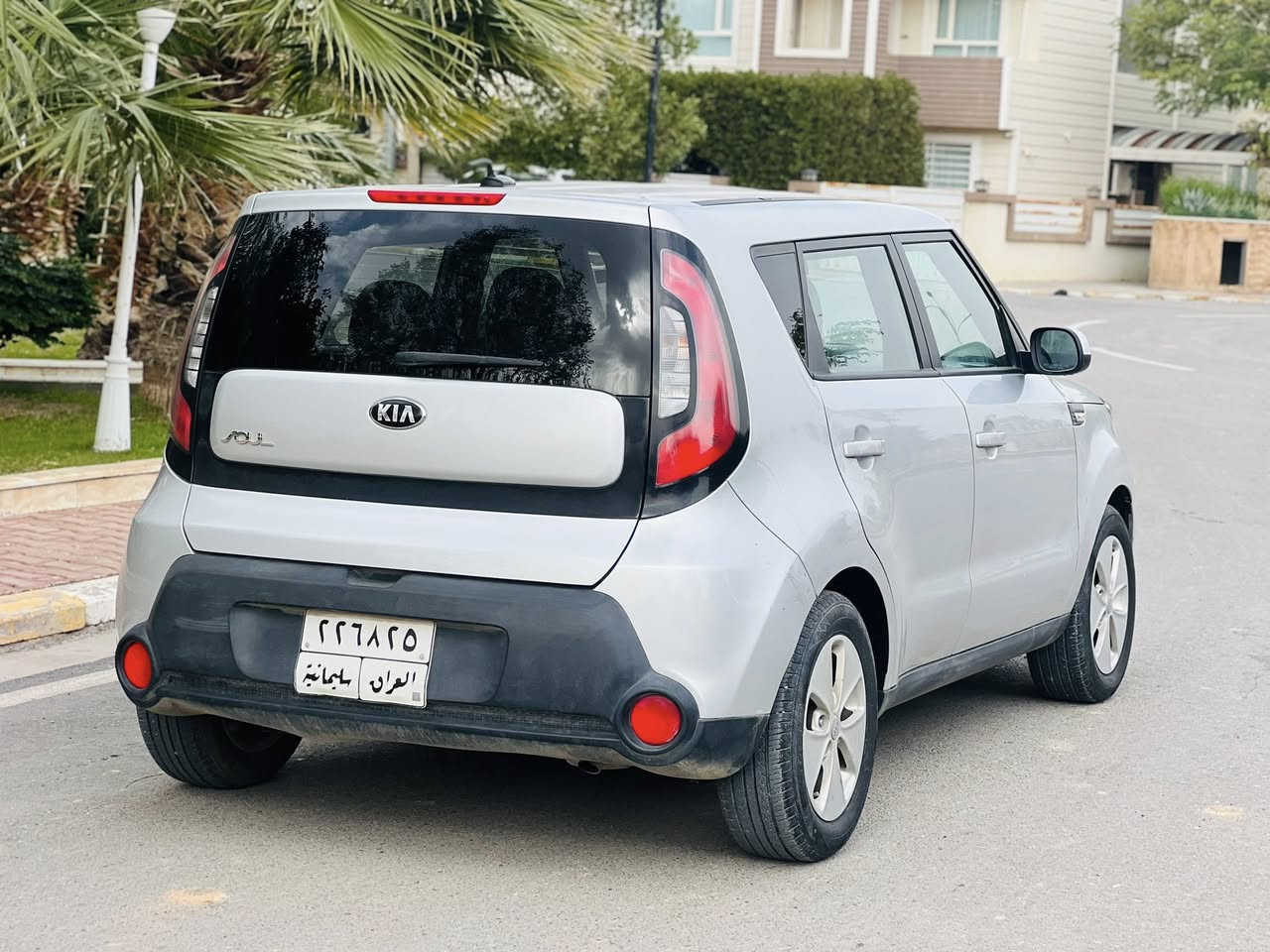 السلام عليكم 
من رخصة ادمن المحترم
سيارة للبيع ( كيا صول رصاصي ) موديل 2016
سعر ( 115 ) ومجال
للأتصال ***********
ضرر سيارة ( فقط جاملغ سكن صبغ ) بدون دواخل
( حجم المحرك 1600 )
حدادية أمامي وخلفي جيد
طخم تايرات جديد
گير ومحرك بشرط
تبريد تدفئة بشرط
مثبت سرعة
ماشية ( 100 ) الف
تحكم ستيرن 
داخل رصاصي واسود
سنوية جديدة لحد 2027
رقم سليمانية
بشرط غرامة وتحويل 
مكان ( ديالى . خانقين )
