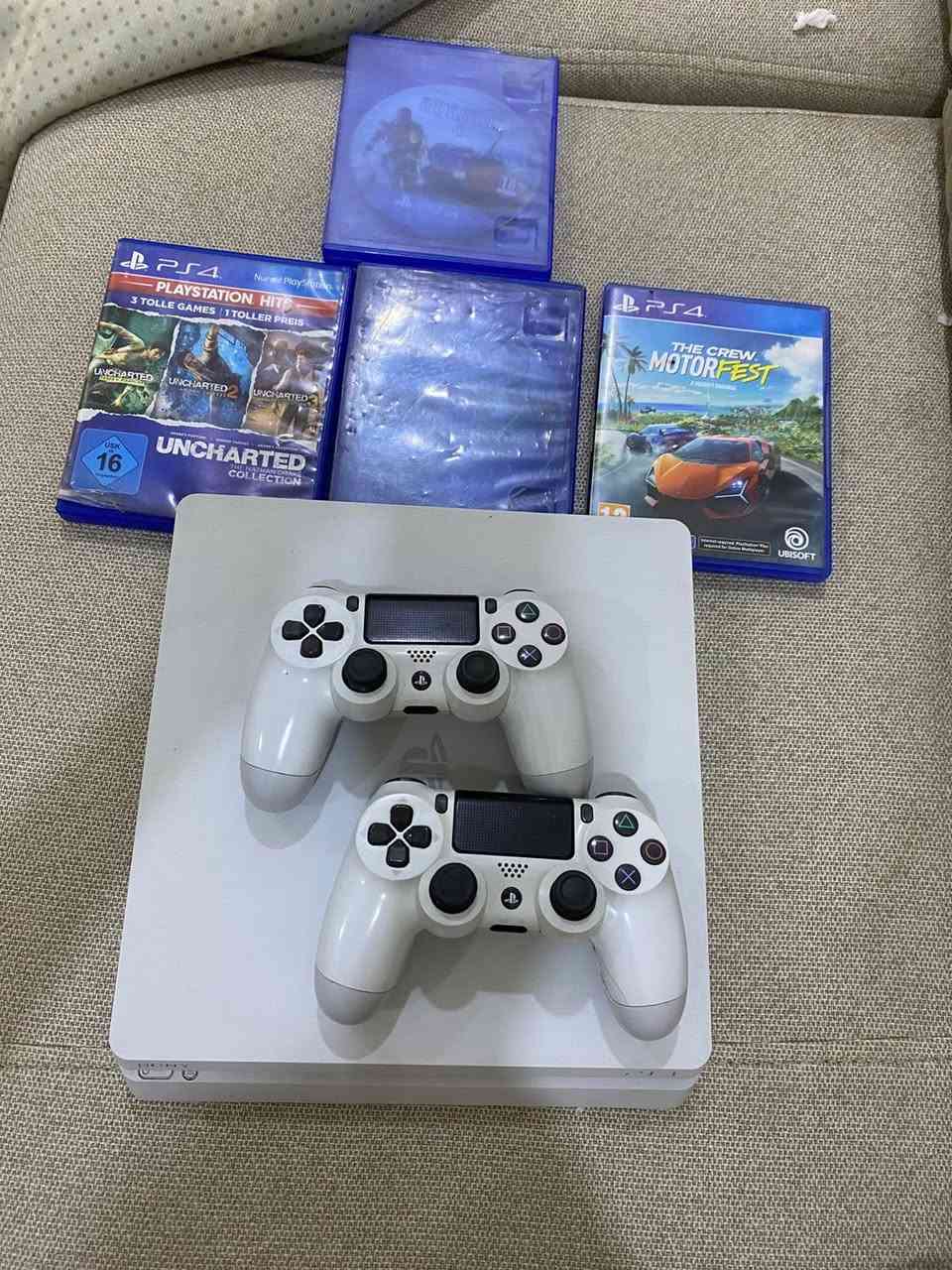 سلام عليكم بلي ٤ سلم جديد بحالة الوكالة مثل ما موضح مع كامل الملحقات مع جوستكات ثنين اصليات البلي ما مفتوح وذاكرتة نص تيرة مع ٦اقراص نضيفات والله بس القراص يسون ٨٥ اقل شي سعر البلي ٢٥٠ قفل مع القراص  للستفسار ع  الخاص


**إذا كنت صاحب هذا الإعلان وتريد حذفه لأي سبب، رجاءا أرسل رسالة إلى الدعم الفني**