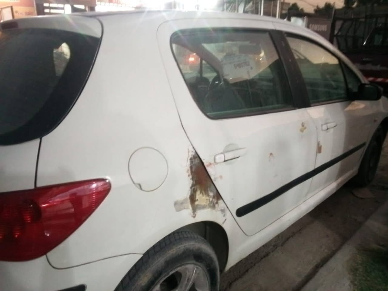 سلام عليكم بيجو فرنسي  سيارة نضيفة مال جناي مثل ما واضح بصور تبريد عاطل محرك  وكير نضيفات  العنوان بغداد الزعفرانية السعر 37$ ورقة   الشراي يتصل و ب الخدمة ***********
