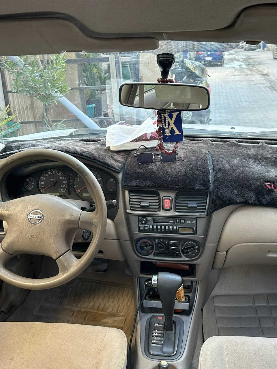 السلام عليكم نيسان سني ياباني 2009السيارة ماشية180 السيارة نظيفة إلى درجة السعر112وبيها مجال للتواصل على الرقم***********

