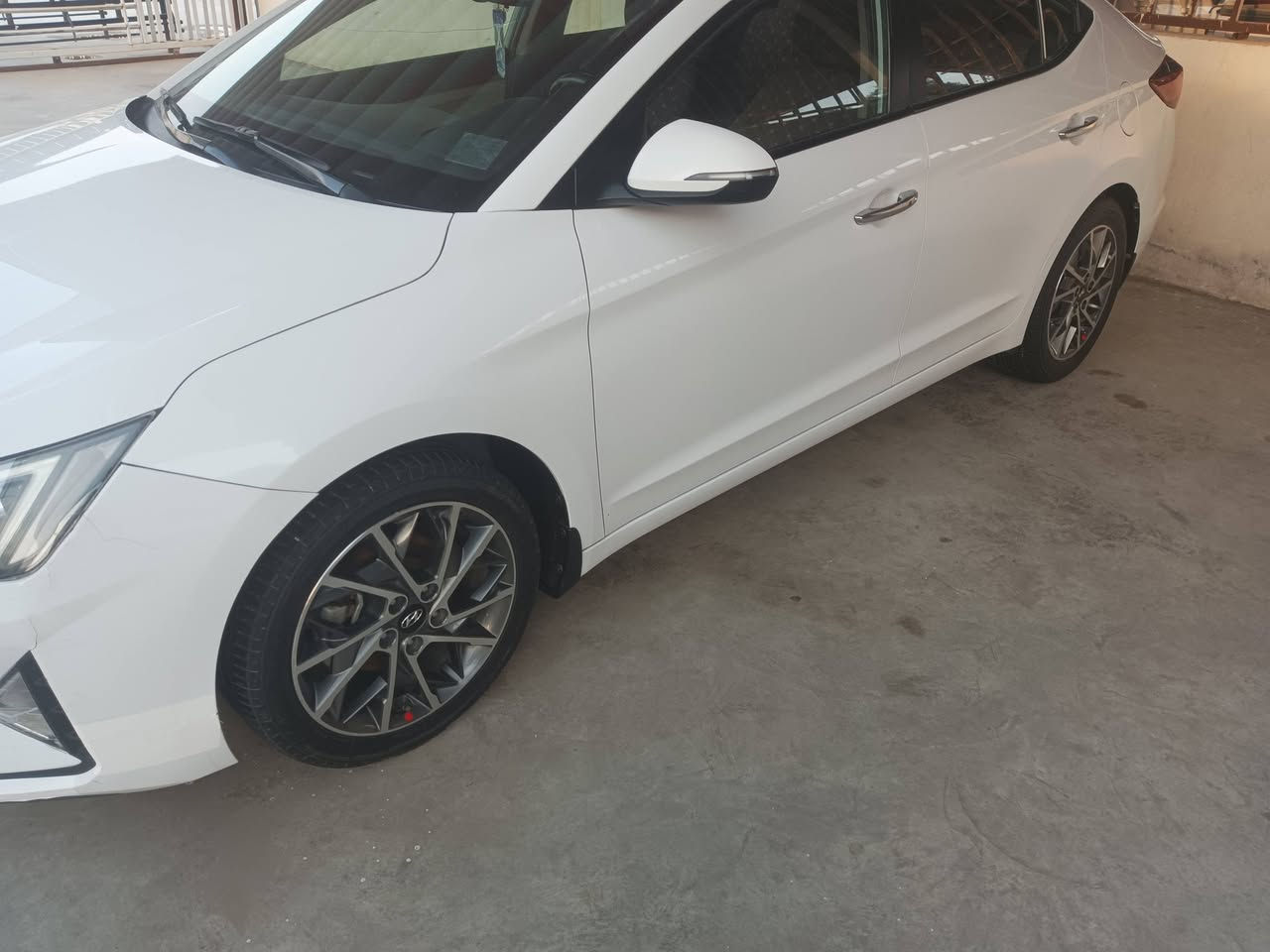 النترا خليجي ٢٠٠٠ سوبر موديل ٢٠ بغداد مكفوله بصمه فتحه السعر ١٧٢ بيه مجال بسيط 
بغداد المحموديه 
***********
