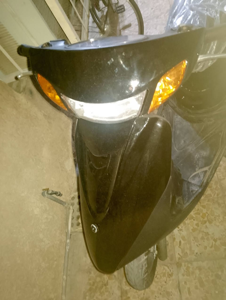 السلام عليكم اكزز كابريتر للبيع كلشي شغال بيهةبس السلف شكل..شغال اشاير لايتات امامي خلفي وهورن خفيف دراجة تخبل كشخة وشلعة.. عداد شغال مبدل ماشي 4 الف سعر 700 وبيهة مجال حك الجية مكاني زعفرانيه شارع المعهد للتواصل***********
