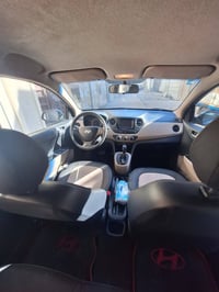 هونداي i10 موديل 2020 نظيفه وماشيه قليل وارد خليجي  السعر ١١٠$  للاستف...