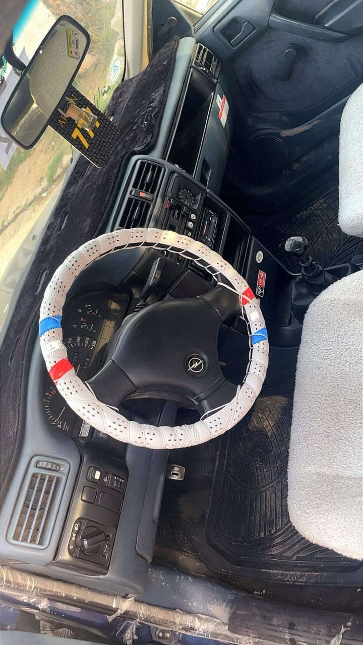 سلام عليكم  سياره. اوبل فكتر  محرك 20موديل 1992 سنوي هز جديد شرط  تحويل وكال دفتر به نزين بي سعر 46 بي مجال. كركوك حي أسري مفقودين  رقم ***********
***********
