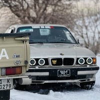 بي ام دبليو E34 M5 • مكينة 528 • دهبي