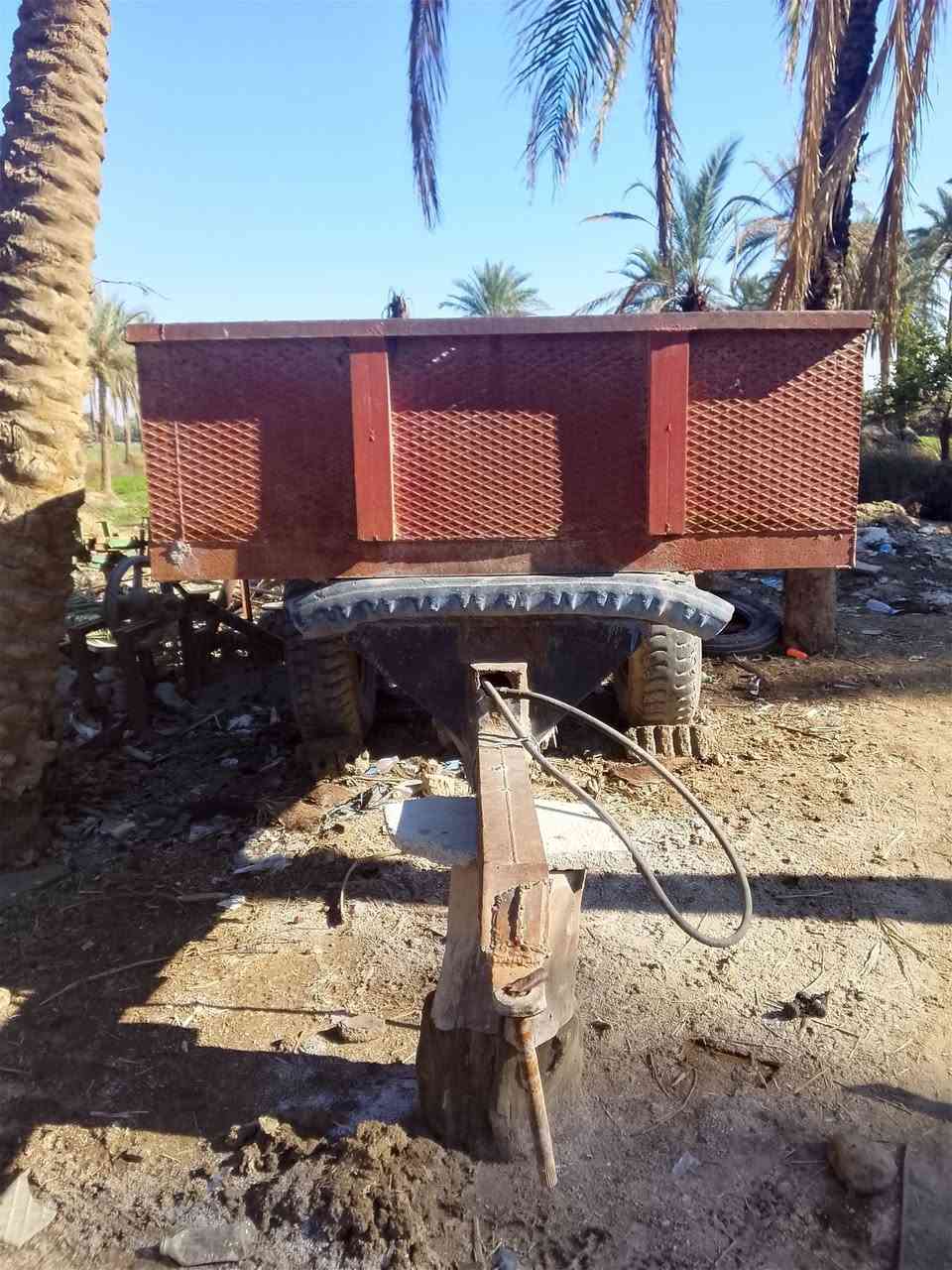 عربانه للبيع حدادي تايرات جدد جك جديد سعرها مليون وميتين وبيها مجال مكان نجف مشخاب رقم ***********
