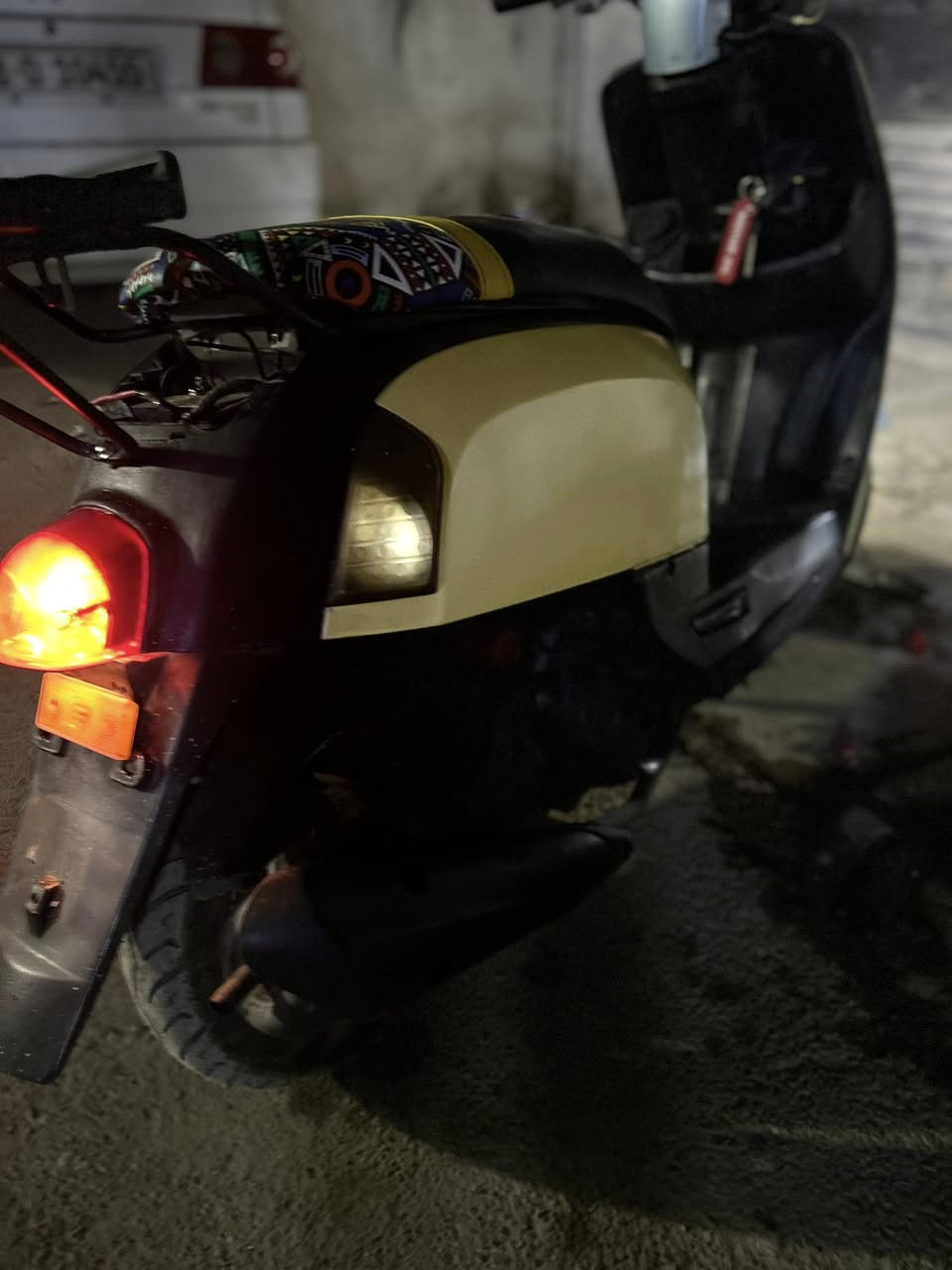 ماكس بوليس للبيع دراجه نكره بل وقت تاير خلفي جديد كشن تزويد  دوشمه مميز زنون عالي ناصي لشاير هندر سلف دبل جديد اصلي  لون كدام عينك دراجه ملحه ناشفه خير من الله عوزه بس هورن من غسلته وكف السعر 450وبيه مجال حك جيتك مكاني البياع شرطه رابعه ***********
