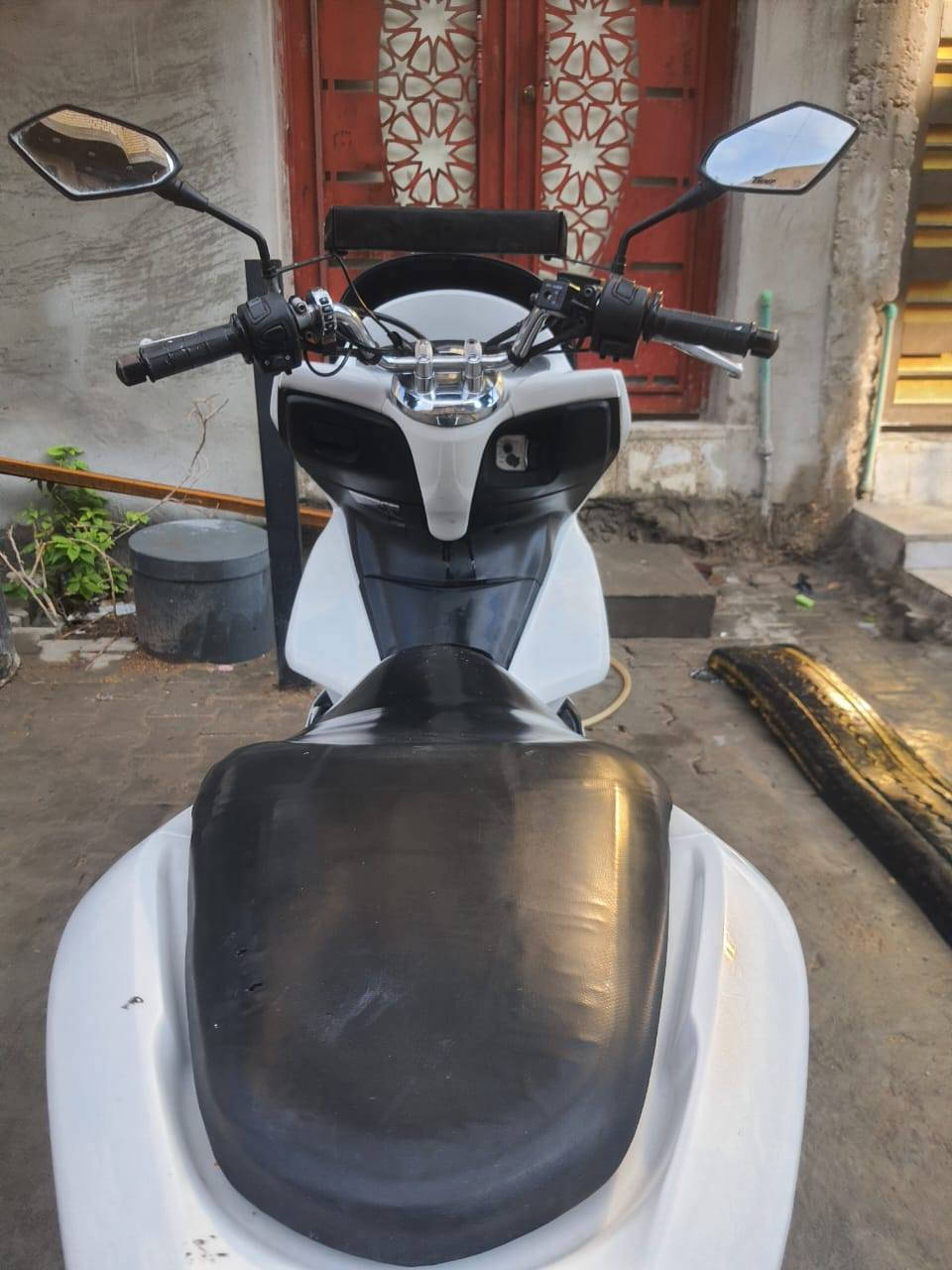 بيسي اكس جيل اول للبيع كاملة مبينة اي نقص اتصل علة الرقم ***********
