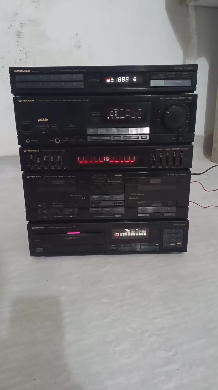 هذا النظام معروض للبيع. وهو في حالة ممتازة. جميع مكونات النظام تعمل.
كل ما عليك فعله هو استبدال مطاط الكاسيت التالف وسيكون كل شيء على ما يرام.  

هذا النظام بدون مكبرات صوت. بدون محول كهربائي

السعر 135 ألف دينار. 

كما أنني أقوم بالشحن إلى جميع أنحاء العراق.


**إذا كنت صاحب هذا الإعلان وتريد حذفه لأي سبب، رجاءا أرسل رسالة إلى الدعم الفني**