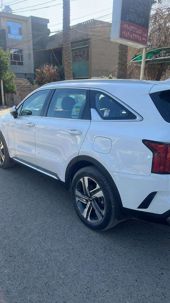 السلام عليكم
كيا سورنتو موديل 2023 فول عدا البانوراما 
سيارة خليجي استلام شركة دولية ماشية 36 الف
رقم بغداد دولي بأسمي ، مكفولة من كلشي عدا بارد بسيط جداً
مكانها بغداد نفق الشرطة
السعر 28,500 ، يعني 285 ورقة وبيها مجال بسيط
للاستفسار 
*********** ابو محمد ، متواجد واتساب بغداد, العراق
