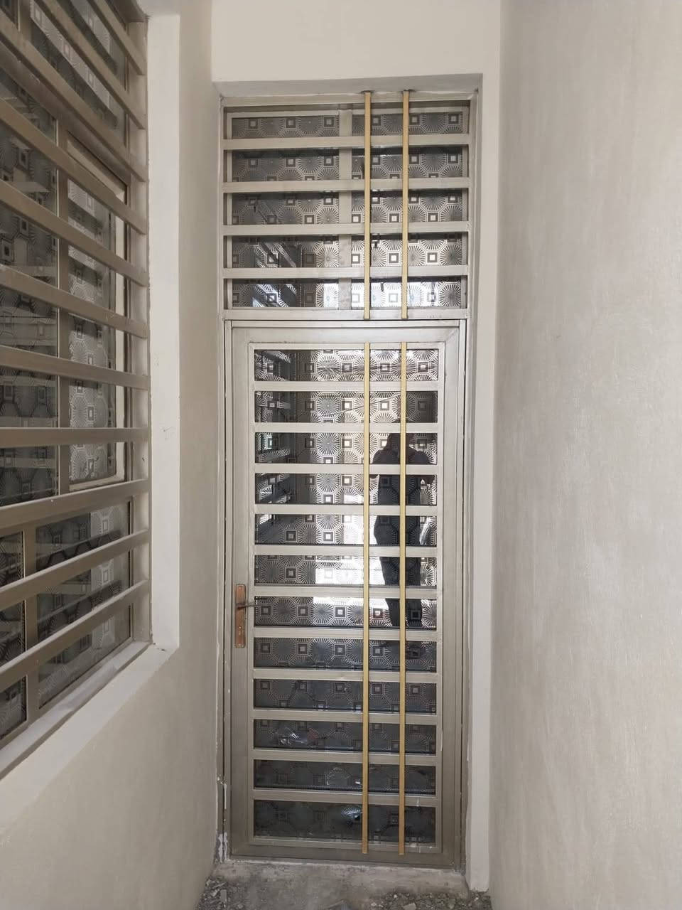 بيت 100 م طابق ونص بناء حديث مسلح منطقه ال 5000 قرب شارع البغنيمه سعر المطلوب 115 مليون اللي عنده مبادره جاهزه نتفق مكلف بالنشر 
***********
وتساب مفتوح
