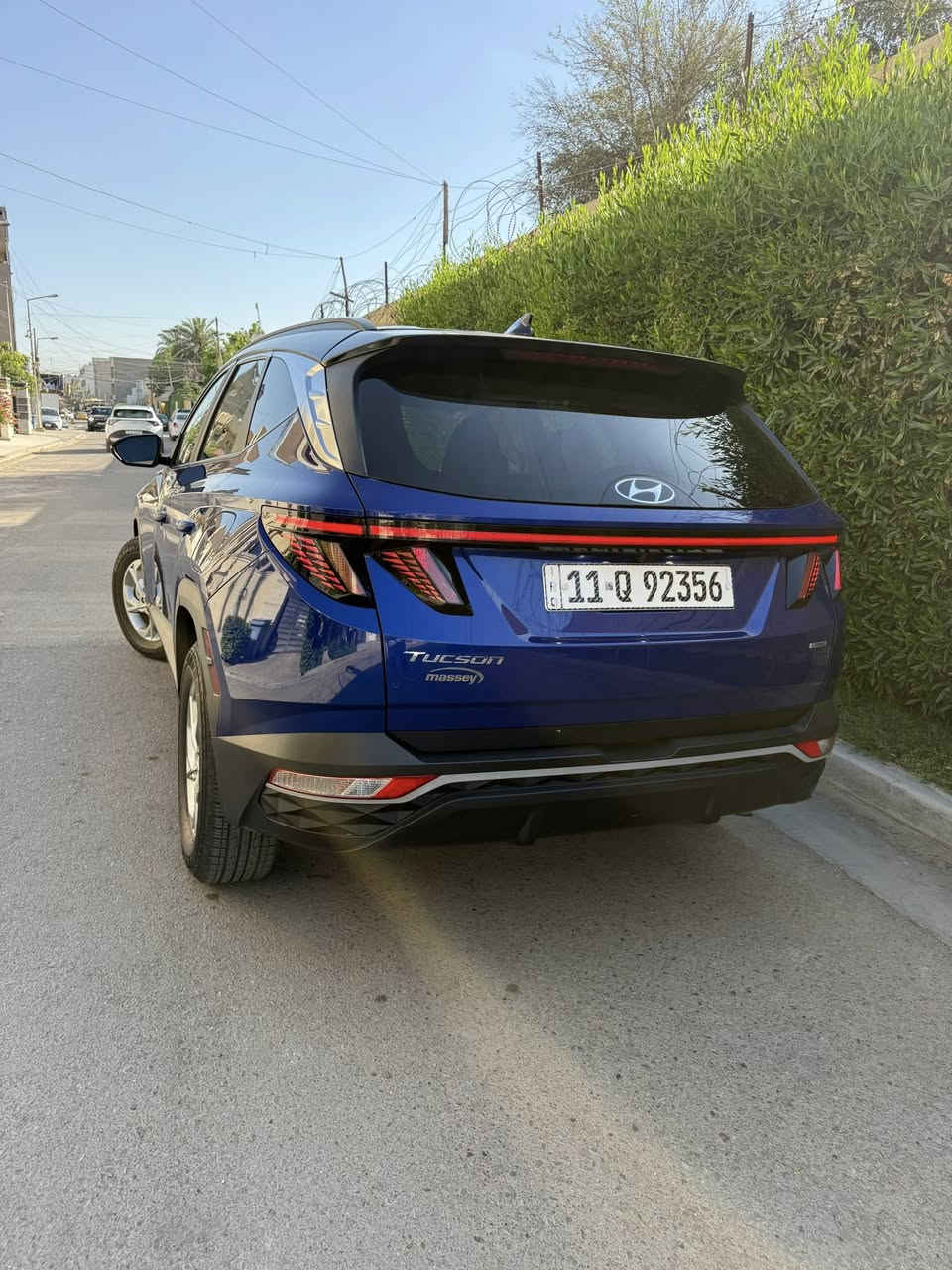 توكسان 2022 ازرق 
محرك 2500 GDI
4 انضمه قياده
تحديد مسار 
رادار   
مثبت سرعه 
كامره خلفيه 
نضام تحكم بالصوت siri 
نضام طوارئ 🆘 
اوتو هولد 
سنتر لوك
كشنات تدفئه 
مرقم بغداد 
ممشى 71 فقط 
جاهزه على اخر حبه 
داخله بحادث بنيد فقط بارد وصبغ 
 بالعراق حادثه باب سايق وتوحيد لون كلير باب الخلفي والجاملغ كما موضح ف السونار 
السعر 170. قابل للتفاوض 
او المراوس 
للاستفسار اكثر 
***********
***********
