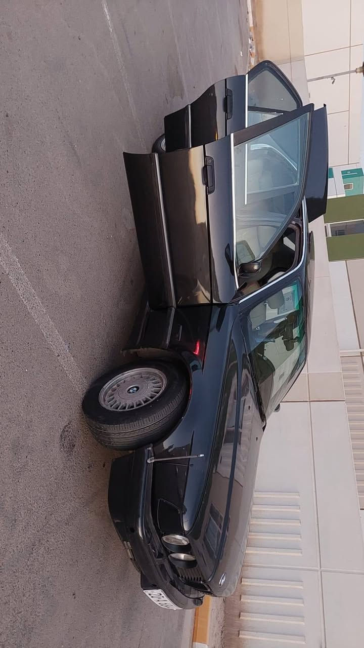 رجائا اقرء المنشور قبل لتتصل للبيع العاجل ب٤٢ فقط وبيها شي قليل حك الجيه 
 bmw

 محرك 6 سلندر مفتوح

 كير سلس وكل مشكله مابيه 

حداديه جديده 

٥ تايرات جدد ٥ويل كب خليه

سلايت شغال طكتين 

كيجات شغاله

كهربائيات شغاله

كشنات جلد بلاديه

تبريد قطعتين شغال 

رقم دولي بسمي

هزه جديده

سياره احلى من الصور بهواي 

للعلم السياره مشتركه بمسلسل والها فديوهات 

والسعر مناسب بلنسبه لنضافتها 

اي استفسار اسال علعام واجاوبك او اتصل ***********
