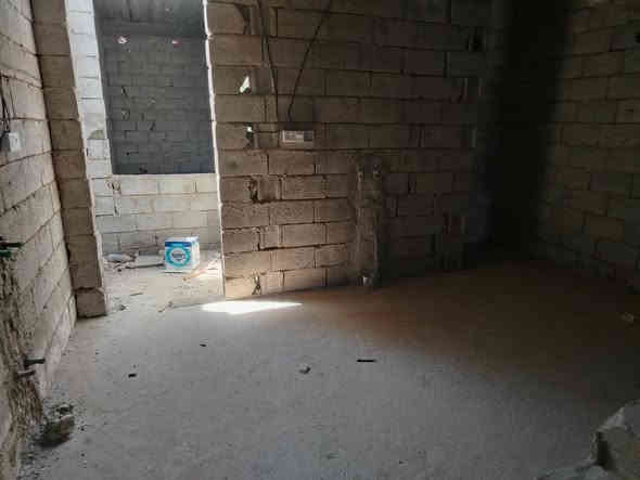 السلام عليكم يوجد لدينا هيكل للبيع مساحه 100متر واجهه 5ونزال 20يحتوي على ستقبال +ساحت درج داخلي +غرف نوم عدد 1+حمام جميع الخدمات موجوده ماء وتبليط وكهرباء نوع الملك قانون 117 العنوان بغداد الدوره مدخل البوعيثه الهواشة مجاور ماركت تاجر السعادة قرب شارع العام الاستفسار اتصل على هاتف *********** *********** الرقم الأثير يستقبل الواتساب
