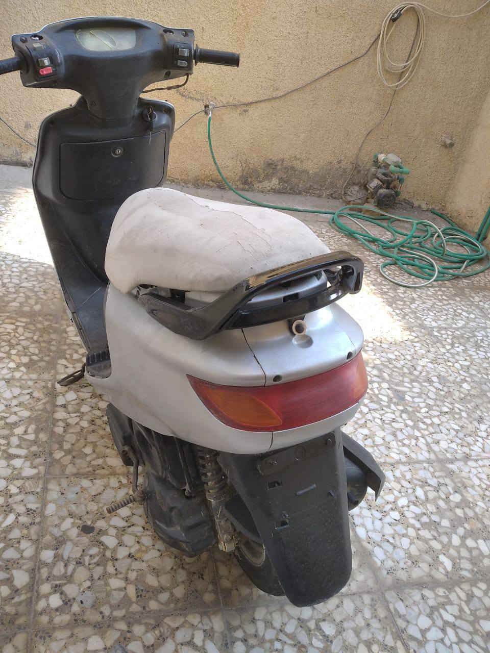 سلام عليكم دراجه فراشه للبيع كامله كلها شغال العنوان شارع حي جامعة الحله  السعر 280للاستفسار  الاتصال على الرقم***********
