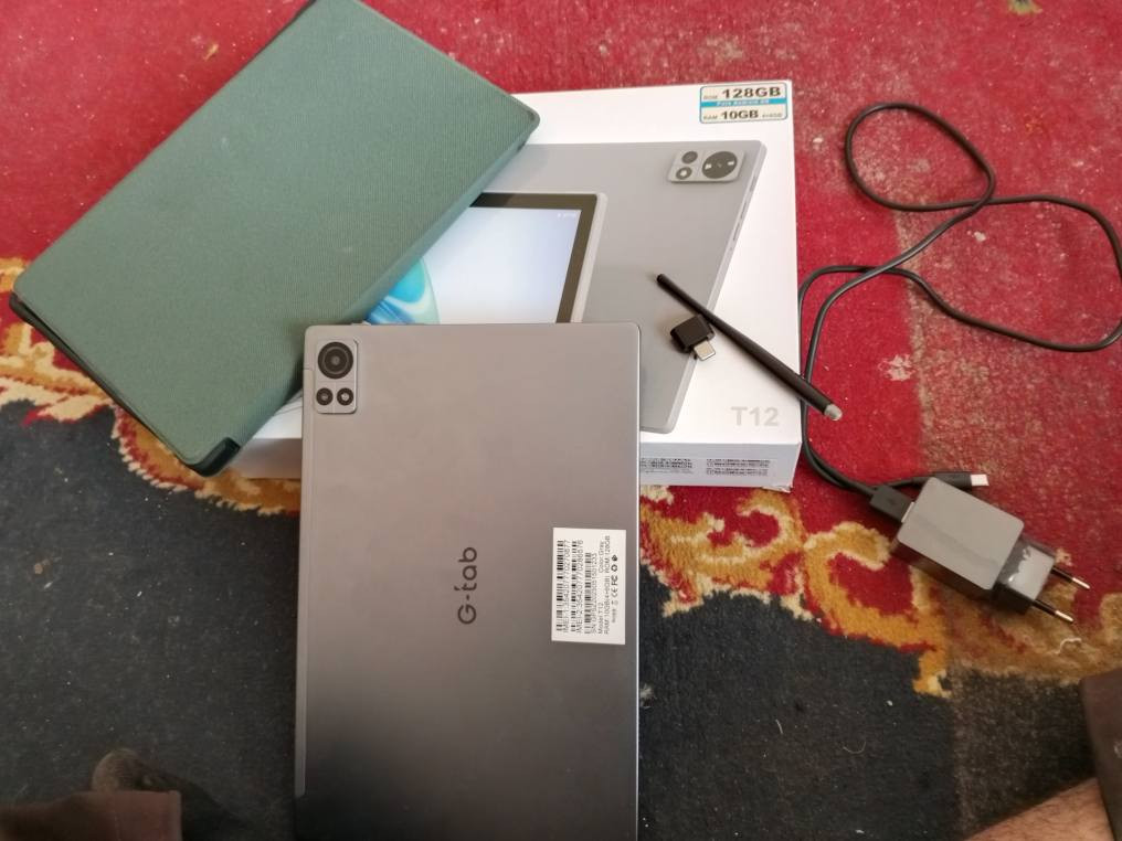 السلام عليكم
ايباد 
T12
ذاكرء 128
بعدء كرتون بعدء مامستخدم 
مكاني سماوءمركز 
سعر 150 
للتواصل ‏‪***********‬‏
