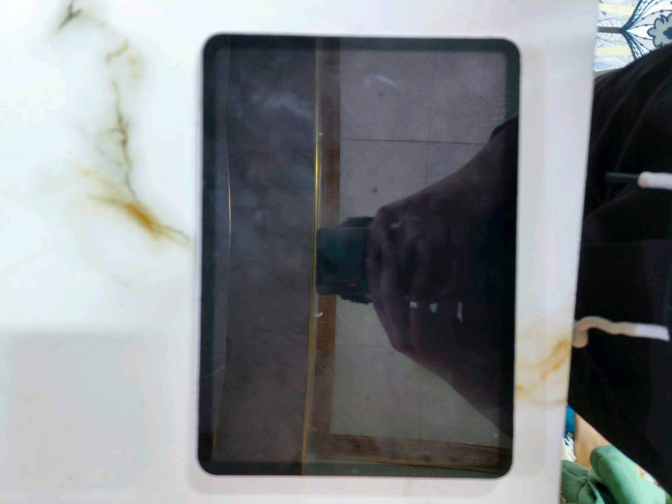 السلام عليكم ايباد m2 ذاكره ١٢٨ جهاز نضيف بمعنى الكلمه مجرد مبدل كلاسه بدون فتح ١٢٠ فريم مكاني الحريه بدون ملحقات فقط كارتونته الاصليه