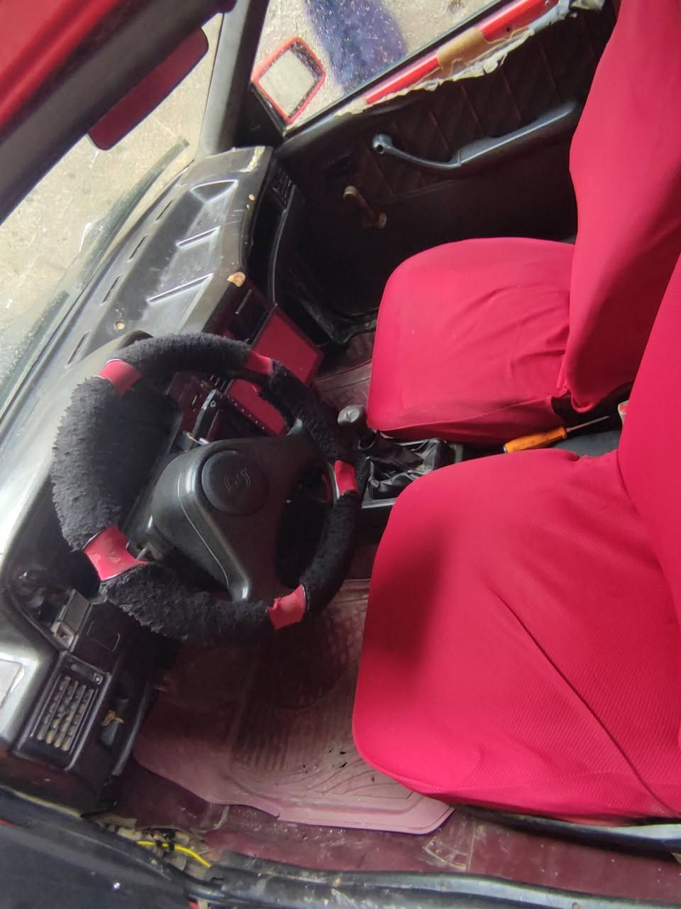 سلام عليكم سياره كاديت جنطه رقم فحص نينوي سنويه بيضه حجم 18ثاني يوم اسويلك وكاله عامه  محرك ذهب غرمات صفر سياره مرسمه كامله سياره كهربايت شغله شاشه كلها شغاله بيع مستعجل سياره 15ورقه ورقه وبها مجال يعني تجي ثانيه يوم اسويلك وكاله من شرعي تريد تحويل وتريد وكاله مستعجل علا بيعه والله ***********
