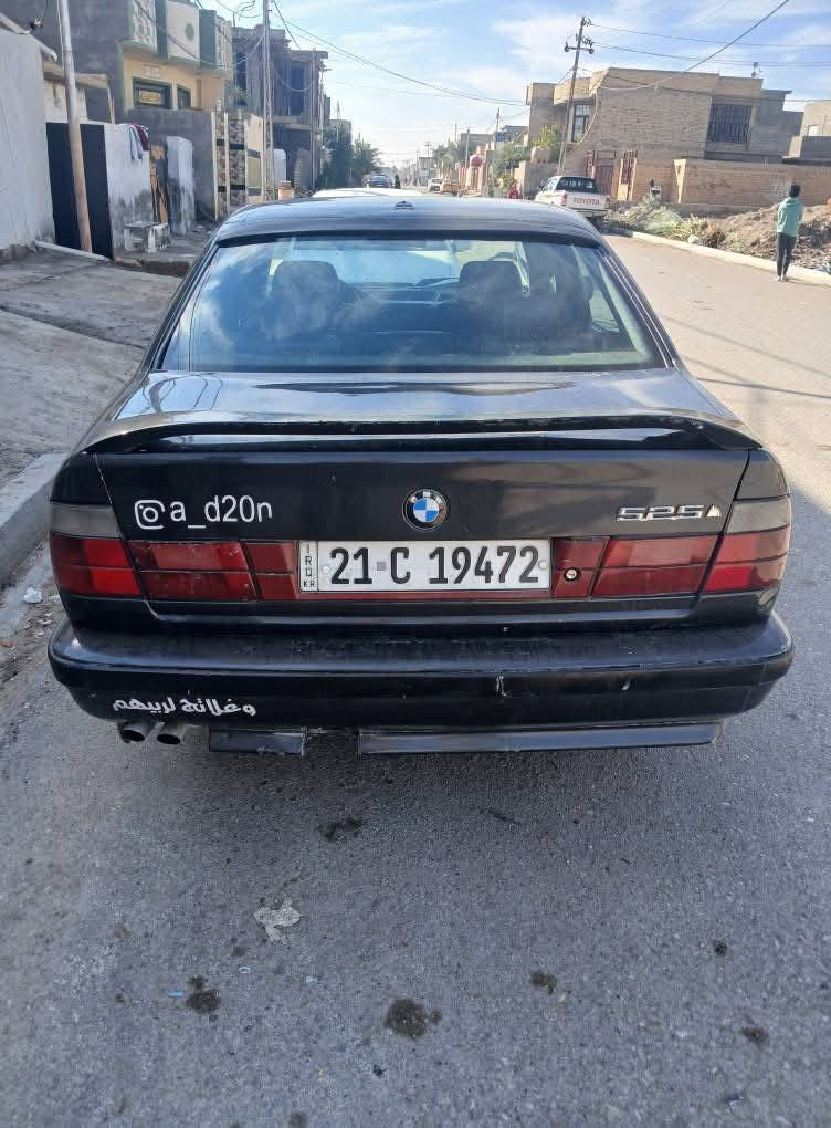 للبيع بي ام موديل ١٩٩٠سياره كامله رقم دولي سنويه ٢٠٣٠سعره ٦٠ وبي مجال اتصل***********
