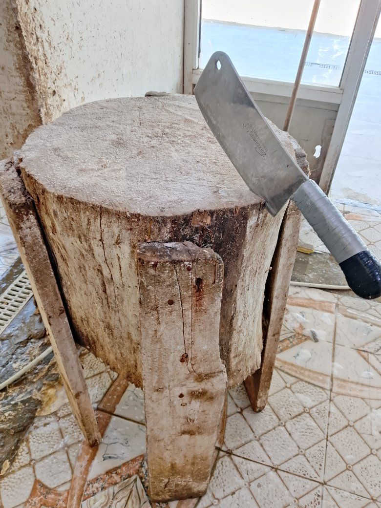 مطعم وجزار كامل لبيع كبل جيب لحم وتعال شغل خير من الله بس عدي ضرف وريد بيعه اجاره 300الف مكانه ناصريه لاسكان صناعي مقبيل مدرسه الكندي معاميل بي وخير من الله  سعر مناسب سبب ضراف بي انا  وذه تريد بس غراض تنباع سو ***********
