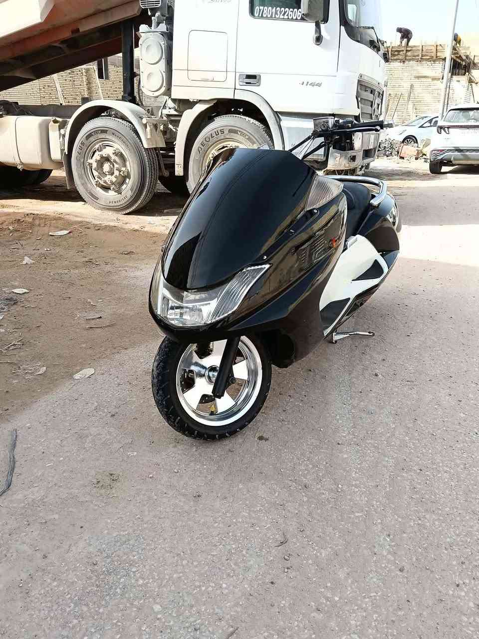 سلام عليكم ماكسام للبيع شرط الكفاله من الطول لطول اشاير لد طوك نيكل وجي البومه ويل نيكل مكينه ماممدوده عليه سبانه دراجه ماشيه 25 
السعر 1350 للاستفسار ***********
