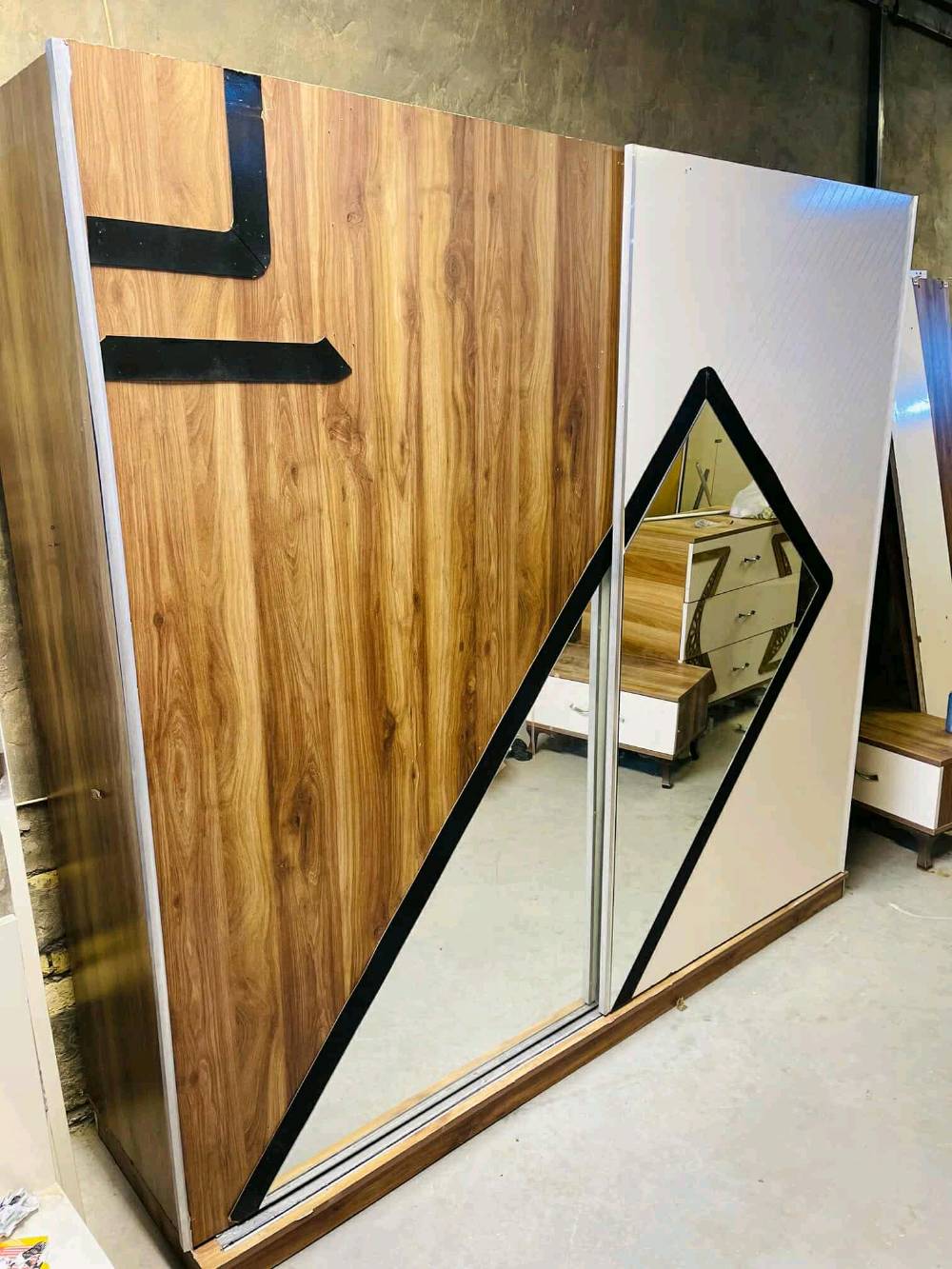 غرفه ترڪي مستخدم 🇹🇷
5قطع 
نضافه 90\💯
نضام سلايت 💢
السعر   425
سرير مخزن 🛏
مع شد🪛 ونقل 🚚  مجاني  داخل بغداد  محافظات بكروه