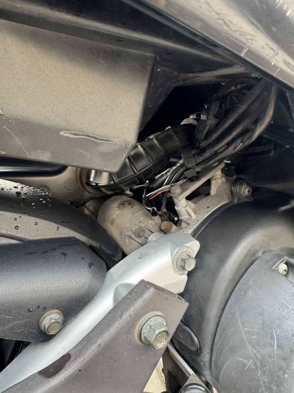 سلام عليكم دراجه جيتي ار صارله 9تيام من نازله من الرمبه سبب البيع ضروف الله شاهد اخذتها واحد ميتين وخمسين مكاني بغداد شارع فلسطين سعره واحد وميه متوزي عله بيعته❤️ *********** رقمي
