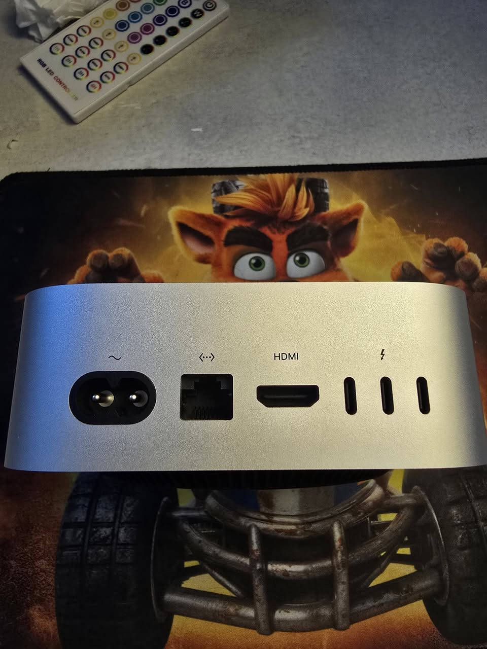 للبيع: Mac Mini M4 (أحدث إصدار) - بحالة الوكالة 🚀
فرصة لا تُعوض لعشاق الأداء العالي والمونتاج، جهاز Mac Mini الأحدث بمعالج M4 الجبار. الجهاز بحالة الجديد تماماً، نظيف جداً واستخدام بسيط، تم تصفيره بالكامل وجاهز للمالك الجديد.
​🛠 المواصفات التقنية:
​المعالج: Apple M4 (أحدث معمارية، أداء مذهل في الذكاء الاصطناعي والمونتاج).
​الذاكرة (RAM): 16GB (أداء سلس جداً في المهام المتعددة).
​التخزين: 256GB SSD (سرعة فائقة في نقل البيانات).
​المنافذ: يدعم أحدث منافذ Thunderbolt وسرعات نقل خيالية.
​الحالة: شبه جديد، فك ارتباط iCloud بالكامل (Factory Reset).
​🛡 الضمان:
​الجهاز تحت ضمان آبل الرسمي لغاية 6 أكتوبر 2026.
​💰 السعر:
​760,000 دينار عراقي (سعر نهائي ومناسب جداً لجهاز بضمان رسمي).
​📍 الموقع: ذي قار - قلعة سكر (مع إمكانية الفحص والتجربة).
📦 الملحقات: الكرتونة الأصلية وكابل الطاقة الأصلي.
للتواصل واتساب : ***********
