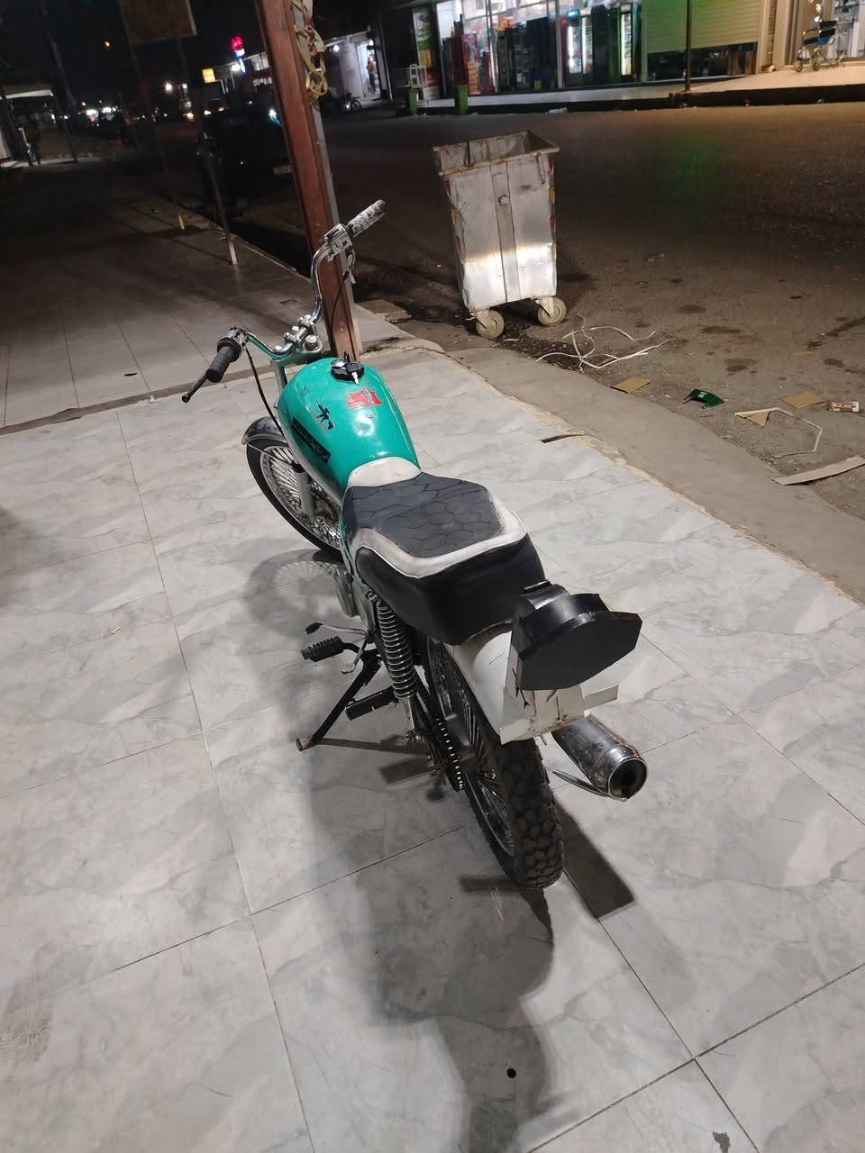 سلام عليكم دراجه للبيع حربيه لاصرف ولا بخار دراجه نشط فول  يشهد الله الدراجه ما متعوبه ابد 250 و بيها مجال مكاني كركوك قصب خانه قرب جامع العشره المبشره


**إذا كنت صاحب هذا الإعلان وتريد حذفه لأي سبب، رجاءا أرسل رسالة إلى الدعم الفني**