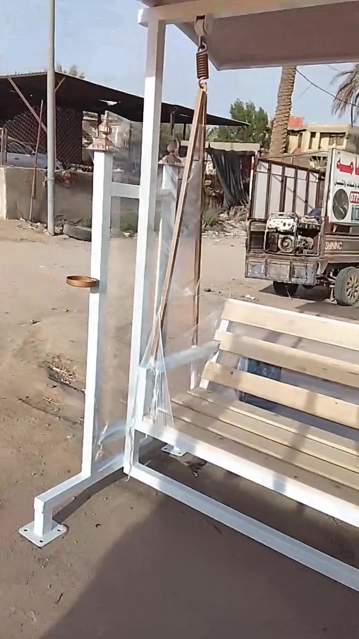 تم تجهيز مرجوحه حسب طلب الزبون عليكم بلعافيه 

لون ابيض 
كشن خشب 
لون ذهبي لليدات 
السقيفه كابون مززجج 
قياسات 2. متر ارتفاع 
عرض 2. متر 
كشن. 1.5. متر 

استفسار ***********
