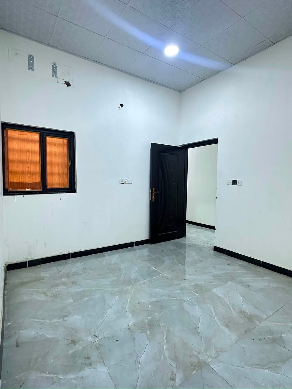 بيت للاجار طابق ثاني  بناء جديد في منطقة مهيجران 🔀
 
يحتوي على غرفتين منام +مطبخ+ديوان +كليدورات ثنين   البيت مجهز للسكن من كل شئ خزان ماء اساله وخزان ماء حلو وماطور تصعيد ماي  واضويه  وكيزر 
المؤجر يفرش ويكعد  
 سعر الايجار 425 وبي مجال بسيط
* يبعد عن شارع ابي الخصيب الداخلي دقيقة ب سيارة ايضاً جميع الخدمات يمها من مستوصف ومطعم ومخبز وفرن و مدراس وجامع وحسينيه
للاستفسار عن القياسات والامور الاخرى اتصال على الرقم او تواصل على الواتساب
***********
