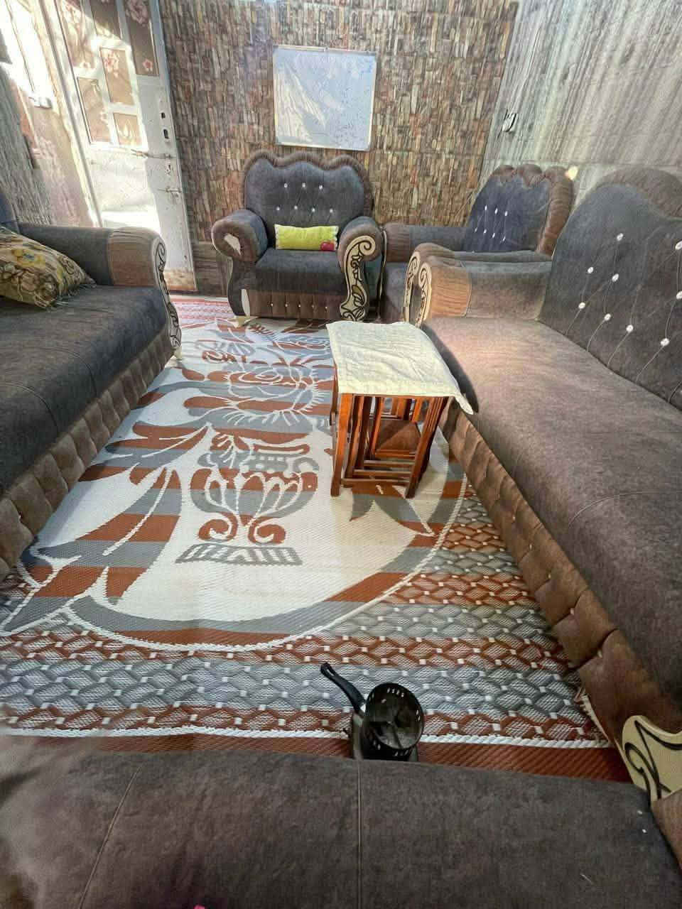 {{ ✨ #يعلن #مكتب #عقارات #اليسر ✨ }}
دار للبيع  ... مساحة 150متر 
  السعر بلاش 14 مليون مع المجال ... 
يحتوي على ...  غرفتين وصاله وستقبال ومطبخ وصحيات وحديقه 
الموقع  نجف شارع المطار الجديد مقابيل باب الخرؤج***********
*********** مكتب /ض
امانه كوله من طرف المروجه زينب للعقار
