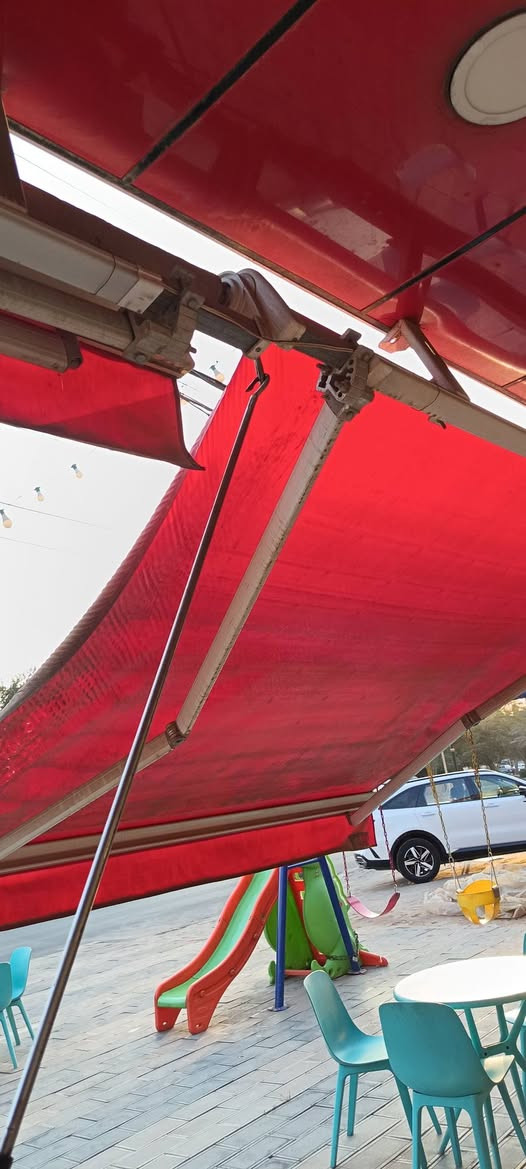 مكاينه سوفت سينكل فيز
دبل كمبريسر نضيفه على الفحص
مضلات عدد٣ الطول كول وحده ٣متر
مرجوحه وزحليكه
بغداد ***********
