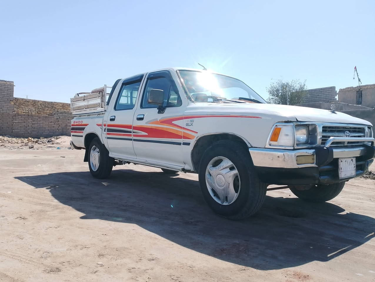 توته موديل 92 محرك وكير وكسن والشاصي مكفول والكشر شوف العين مكان ناصريه مركز تخم  السعر 65وبيهه مجال سياره جاهزه من الطول الطول***********
