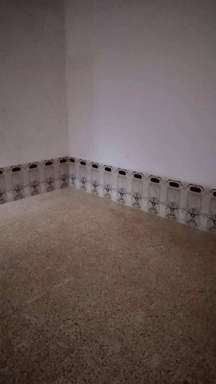 دااار للايجار حي ميسان قطاع 22شارع 12
المساحه 100مصر غرفه وصاله ومطبخ اوصحيات استقبال سعر الايجار 325الف مكتب الجبوري للعقار بلخدمه،***********
