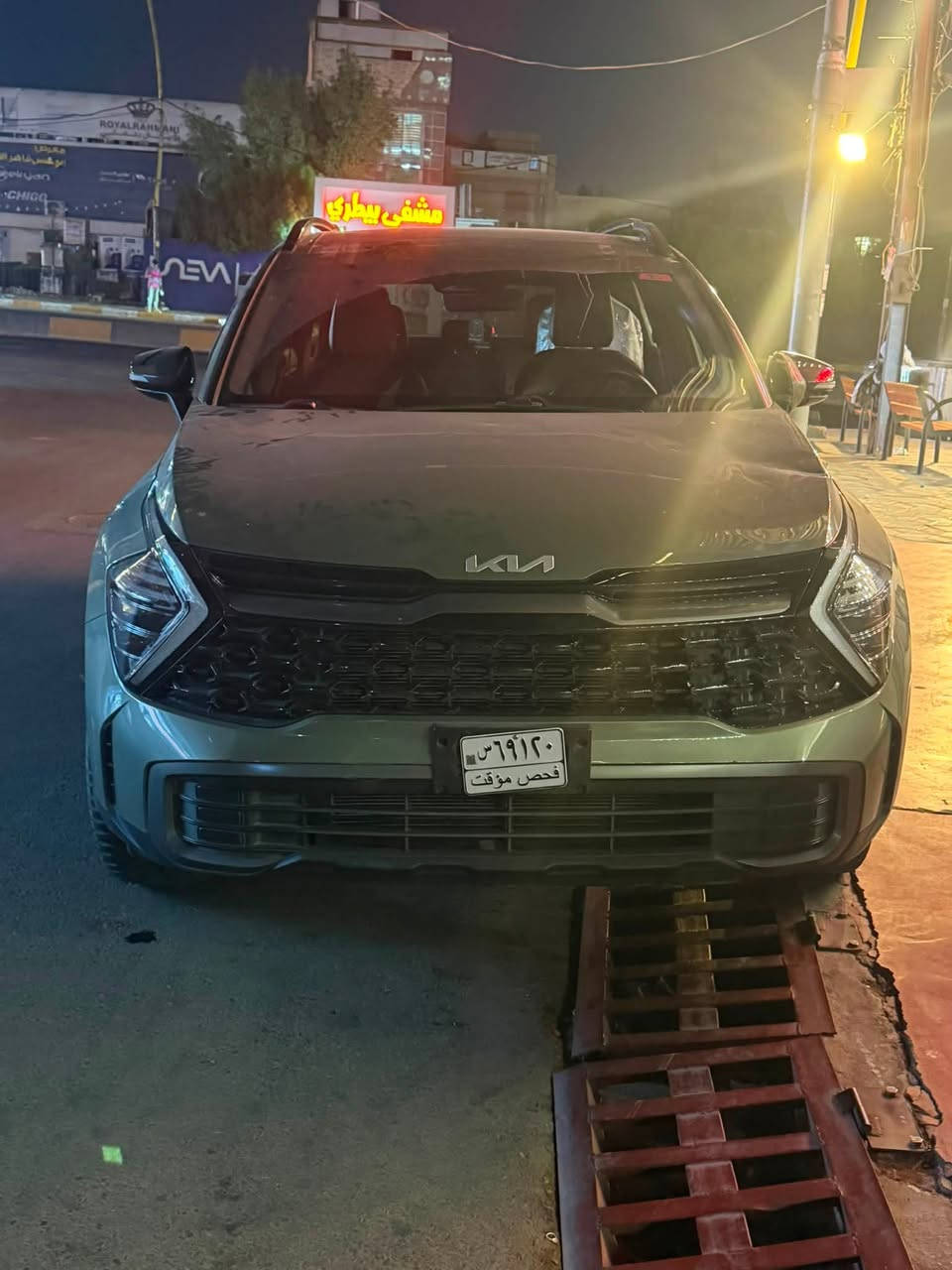 سبورتج 2024 اكس لاين زيتوني فول   بنيد طخه بي كما موضح بالصوره 
المواصفات
ماشيه 41 
1بانوراما
2 بصمه ابواب وتشغيل وصندوق
3 جنطه كهرباء
4 شاشه كبيره ايباد عل طول دشبول 
5لدات نهاري هيلوجين
6كراسي جلد
7كراسي كهرباء 
8تحكمات فول 
9مرايه داخليه عاكسه للضوء وبيها بوصله
10 ترحيب عند الاقتراب
11شاحن واير ليس
12هند بريك بصمه
13اوتو هولد
14 كاميرا دواره
15تشغيل عن بعد
16حساس خلفي
17 انضمة قيادة سبورت ايكو نورمل
18 ستيرن تدفئه 
19كشنات تدفئه 
20 سستم صوت 
21 محرك 2500
22 جي بي اس 
23 تبريد قطعتين ثلج منفصل
24 حساس لايت واطارات
25شاشه صغيره لعرض لعطلات
26 تبريد شاشه لمس
27ويل كب 19 مع تخم تاير مشلن
28رادار امامي وكاميرا تحديد مسار
29 رادارات خلفيه نقطه عمياء
30 اشاير مري
31فور ويل 4x4
32 كاميرا تشتغل 
وبعد هواي مواصفات ماتحضرتي وبل عافيه عل مشتري واسف عل اطاله اضن كلشي واضح وكلشي مكتوب 215 مكاني بغداد *********** وبيها مجال قليل
