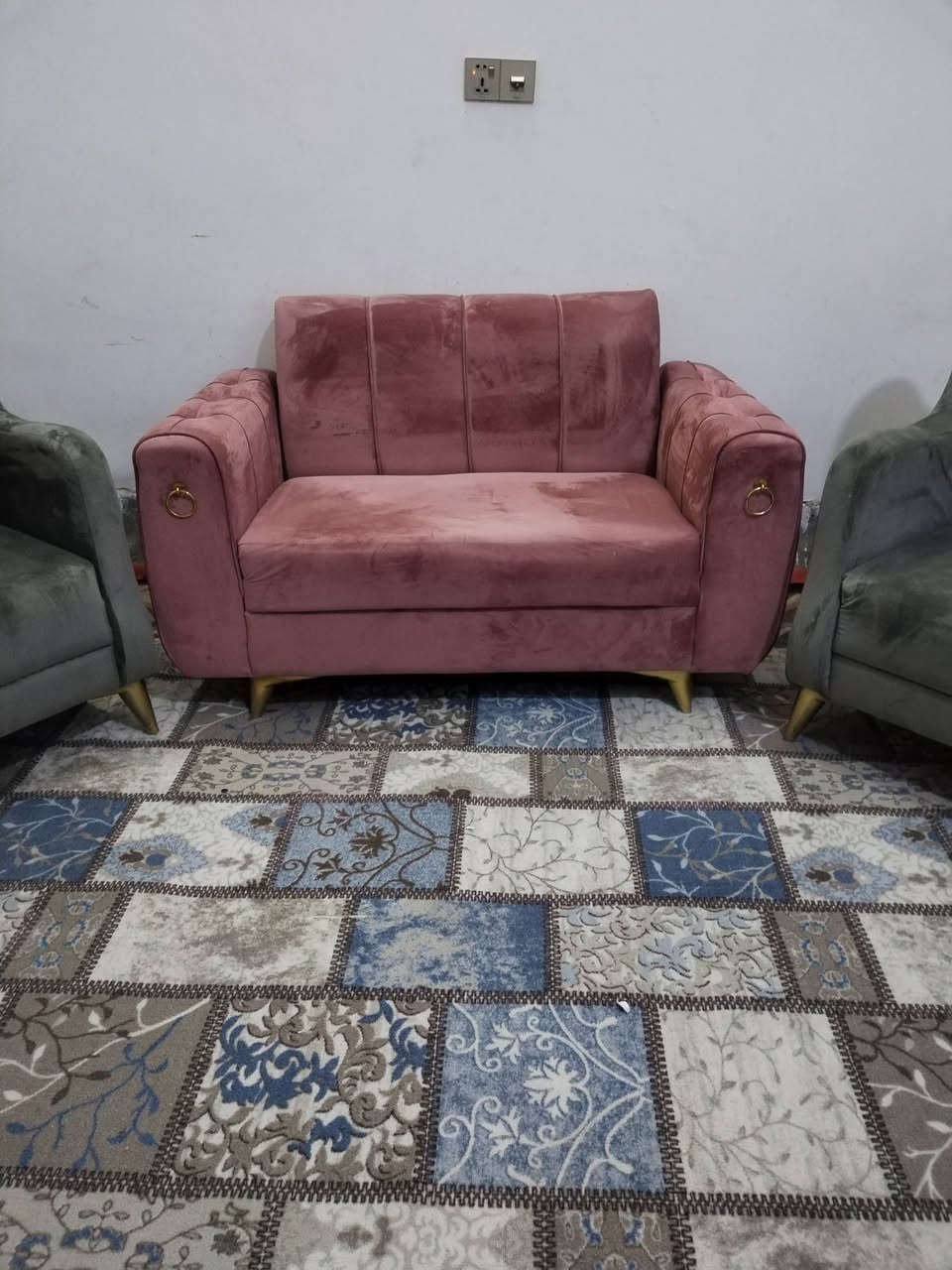 تخم تسكام ابلوك اسود 5قطع 10 مقاعد اخو الجديد نظافه ميه بالميه  اي ضرر ماابيه الشراي يتفضل خاص يوجد توصيل..


**إذا كنت صاحب هذا الإعلان وتريد حذفه لأي سبب، رجاءا أرسل رسالة إلى الدعم الفني**