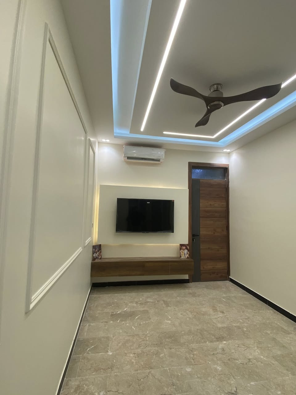 من أعمالي تصميم داخلي🏠🪜
يارب يعجبكم 🏦

مستعدون لتصاميم الجبس بورد🌁 
مع كافه أنواع الاصباغ 🩷

للأستفسار 📞📞***********
ايهاب محمد
