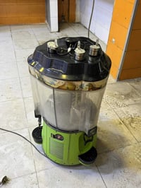 للبيع براد عصير  السعر٢٢٥ الف  ٠٧٧١٣٢٠٦٤٠٦