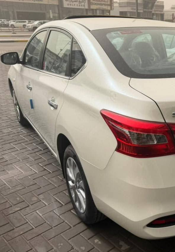 السلام عليكم 
نيسان سنترا 2025 زيرو رقم بغداد ظمان السور ٣ سنوات او ١٠٠ الف كيلو متر .. فتحه سلايت داخل بيجي شاشه كامرا ويل كب شاشة .. بأسمي 
السعر قفل137$ ***********
