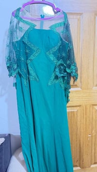 فساتين • قياس ٤٤ وأكبر • مجموعة كاملة