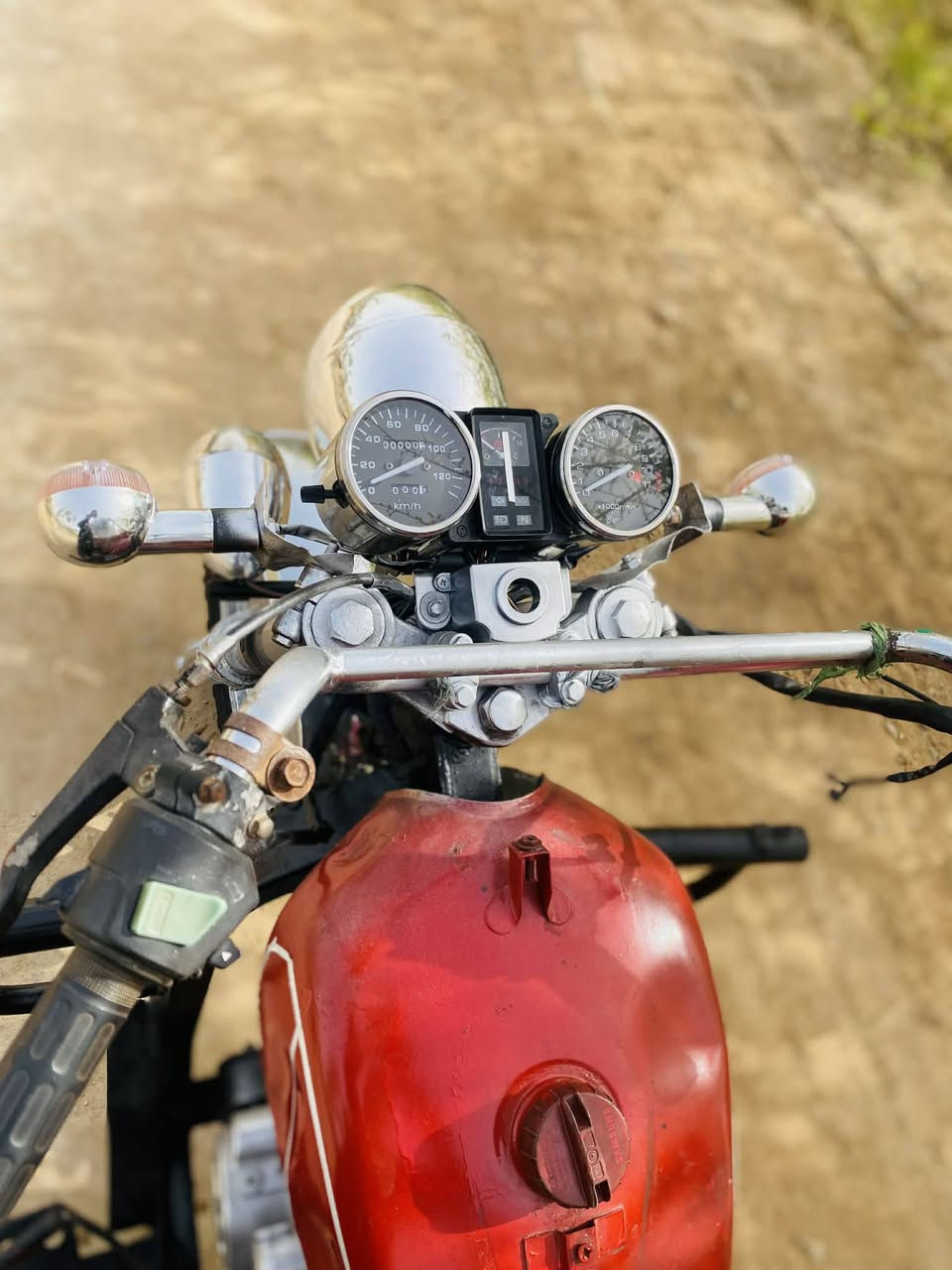 السلام عليكم ورحمة ستوتة للبيع صقر موديل 15 اوراق اصولي كهربائيّات كاملة تخم تاير جديد اكسن جديد محرك نضيف بدي نضيف ستوتة كاملة ما نقصهة شي السعر 750 وبيه مجال العنوان بابل الحمزه الغربي للستفسار ***********
