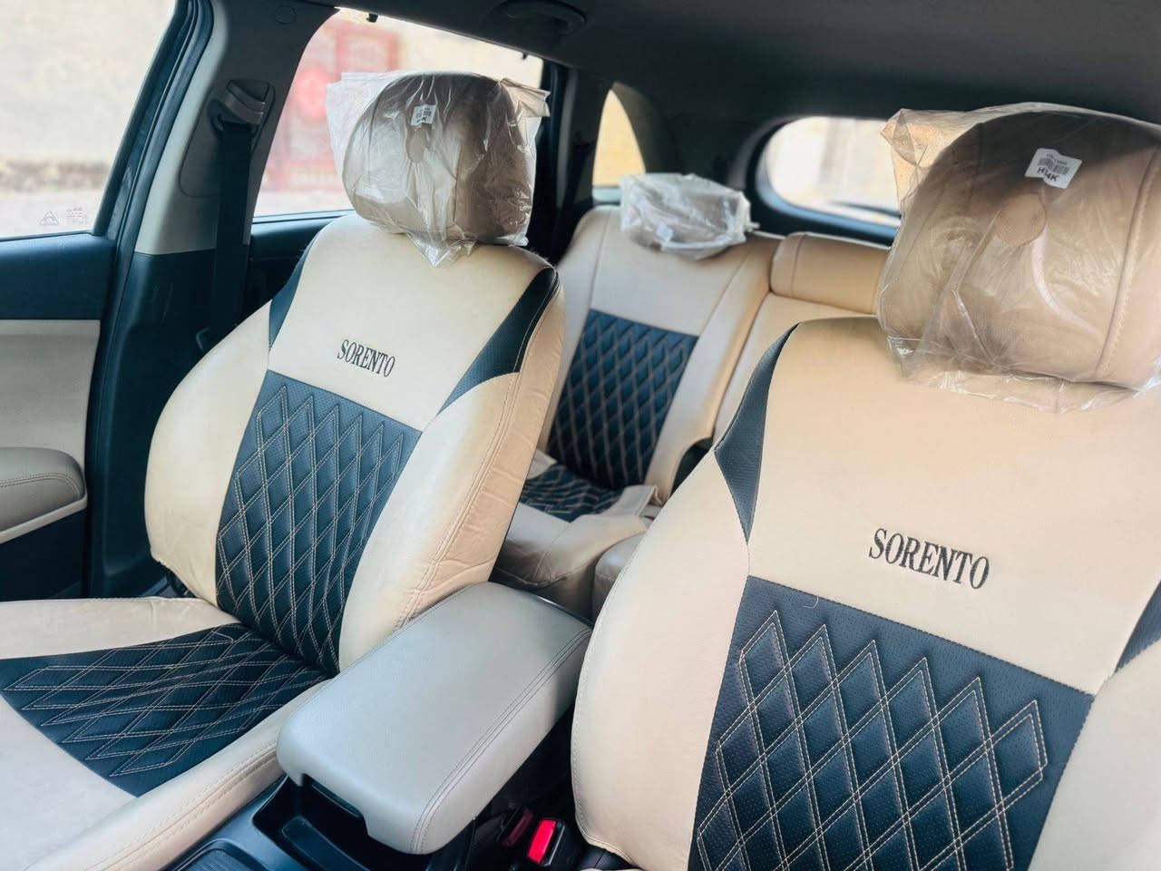 السلام عليكم
للبيع سورنتو خليجي ٢٠٢٠ اللون ازرق غير محدد

المواصفات ٦ سلندر  فول ما عدا البانوراما

السياره مكفولة كفالة عامه من كلشي وكالة المنصور سبير ما نازل على وضع الشركه 

ماشيه ٨٢ الف سنويه وأرقام جدد باسمي تحويل ثاني يوم 

الاتصال ***********
