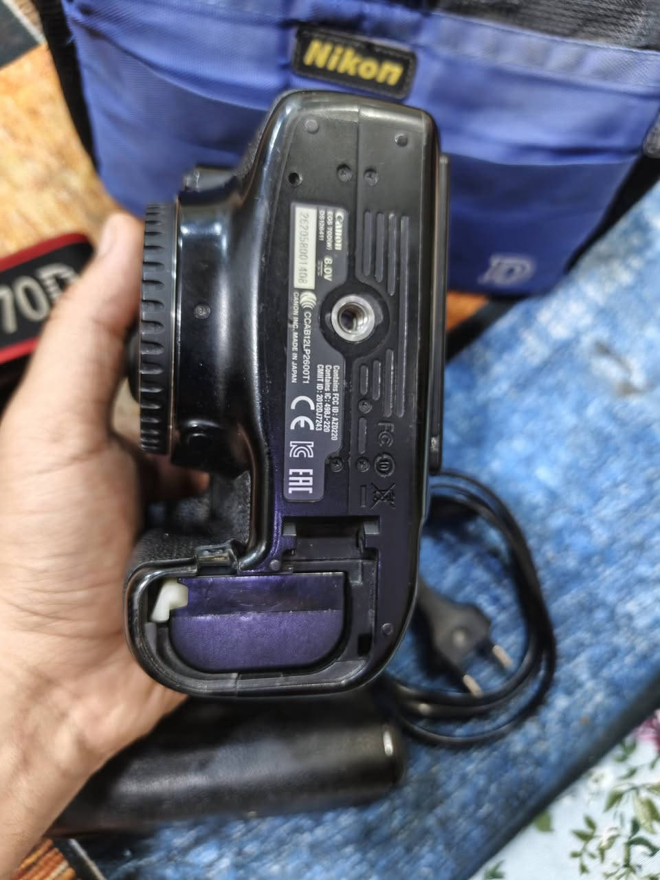 كاميرا كانون 70D نظيفة ومرتبة ملحقات بالصور السعر 450 مجال بسيط متوفر توصيل ***********
